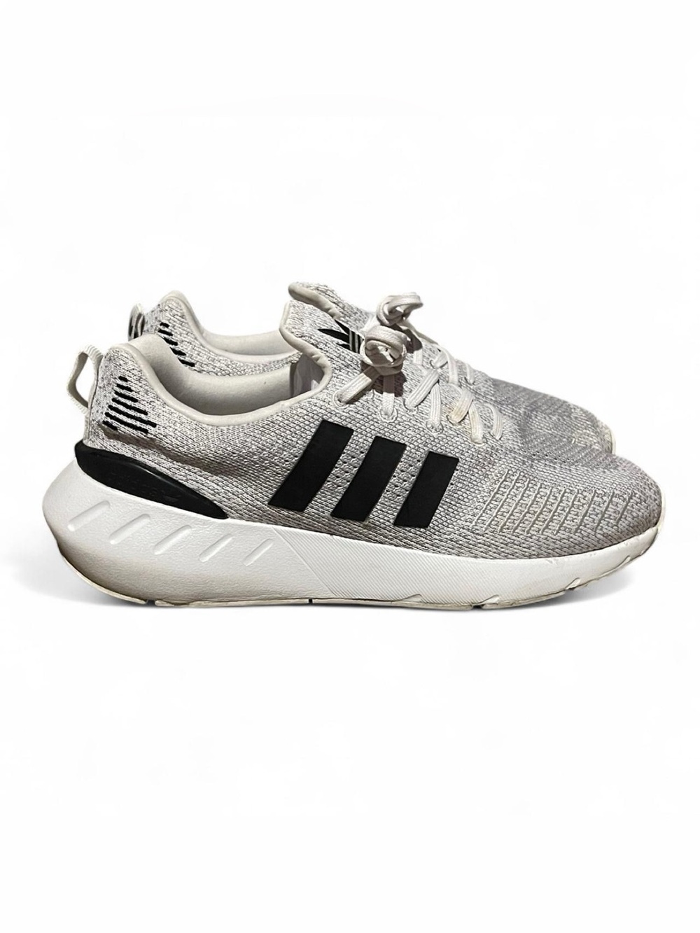WOMEN'S SIZE 8 - ADIDAS SWIFT RUN 22 RUNNING SHOES GV7969 GRAY WHITE